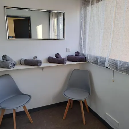 Joli Proche Funiculaire Apartment *